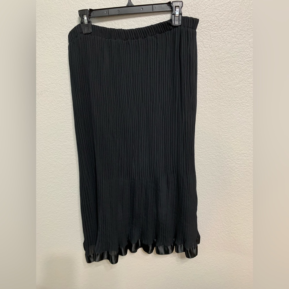 Perla Fashion, 50 European, L US, black pleated